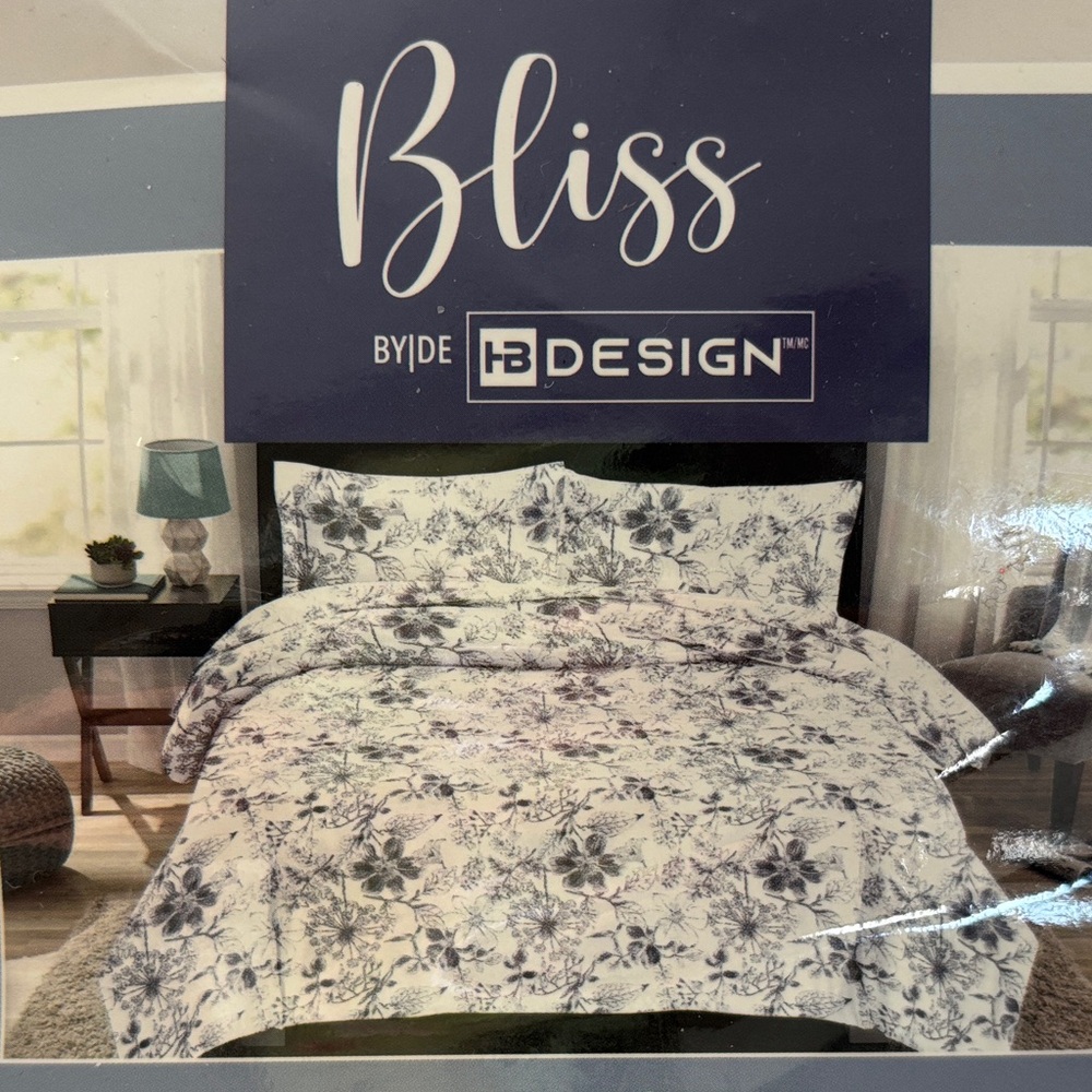 KING SIZE Bliss Floral Duvet Cover Set in White and Gray